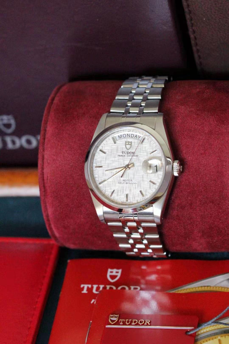 Tudor hot sale linen dial