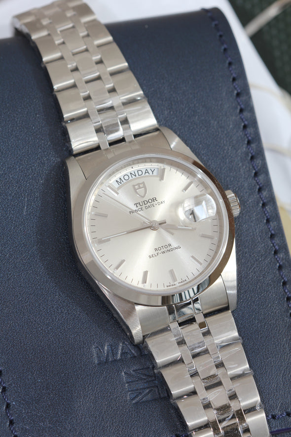 Tudor Prince Date-Day 76200 Silver Sunburst dial Watch NOS