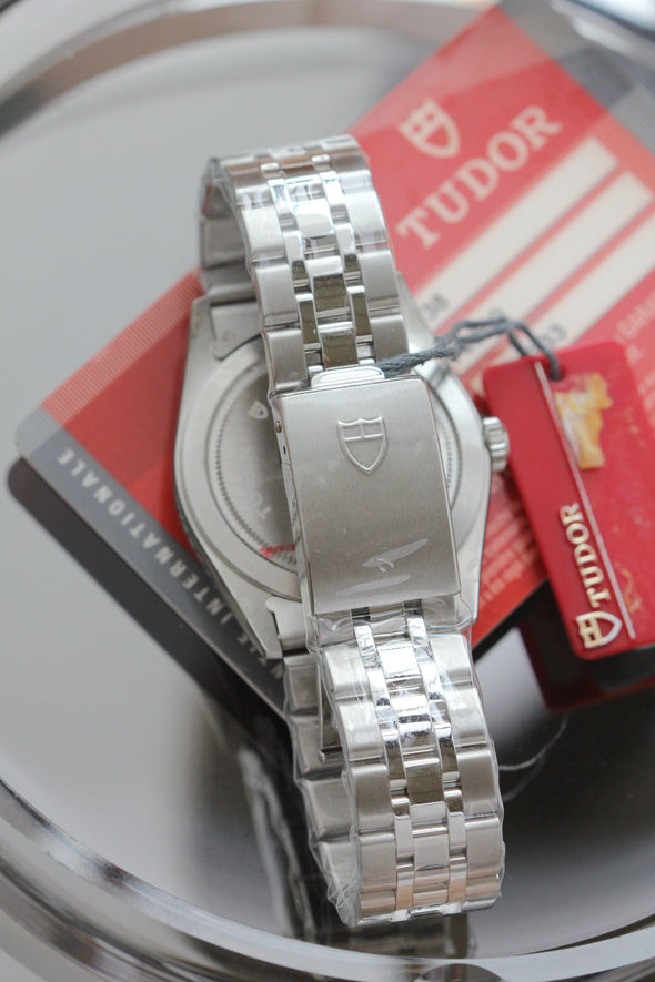 Tudor Prince Date-Day 76200 Silver Sunburst Dial watch New Old Stock